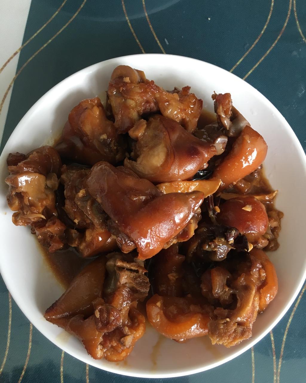 红烧猪蹄，酱香味，超级过嘴瘾的卤猪蹄