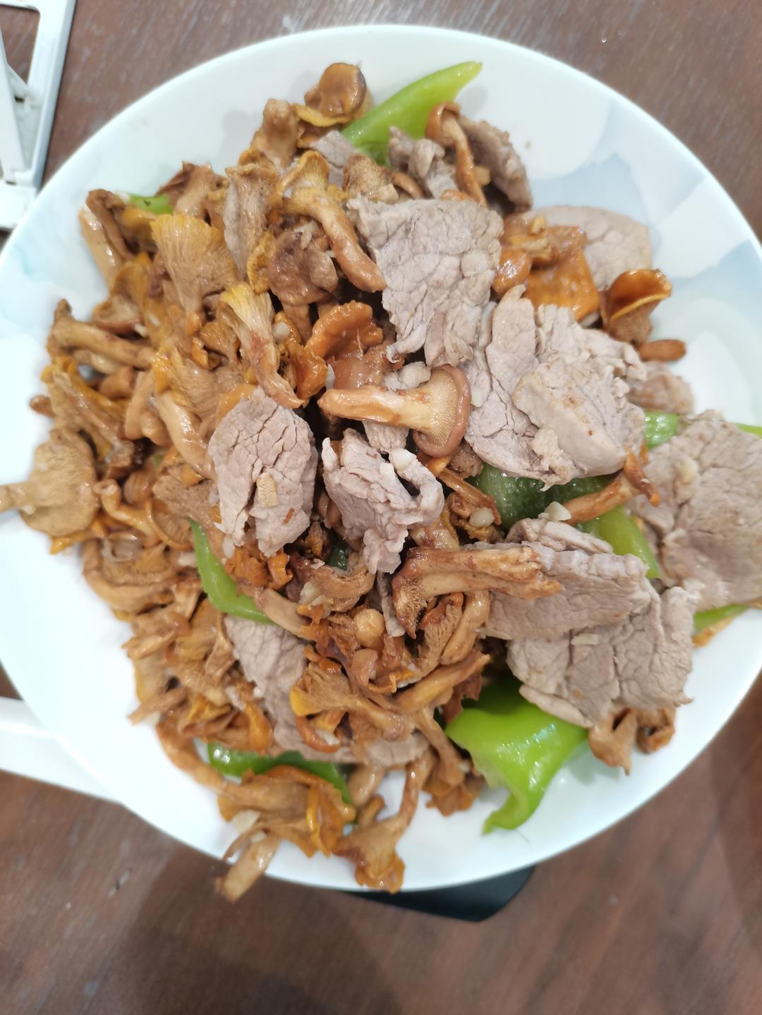 香菇炒肉｜贼香