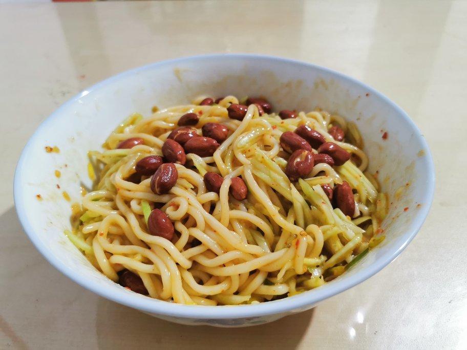 十分钟做好一盘开胃凉拌面～太好吃啦