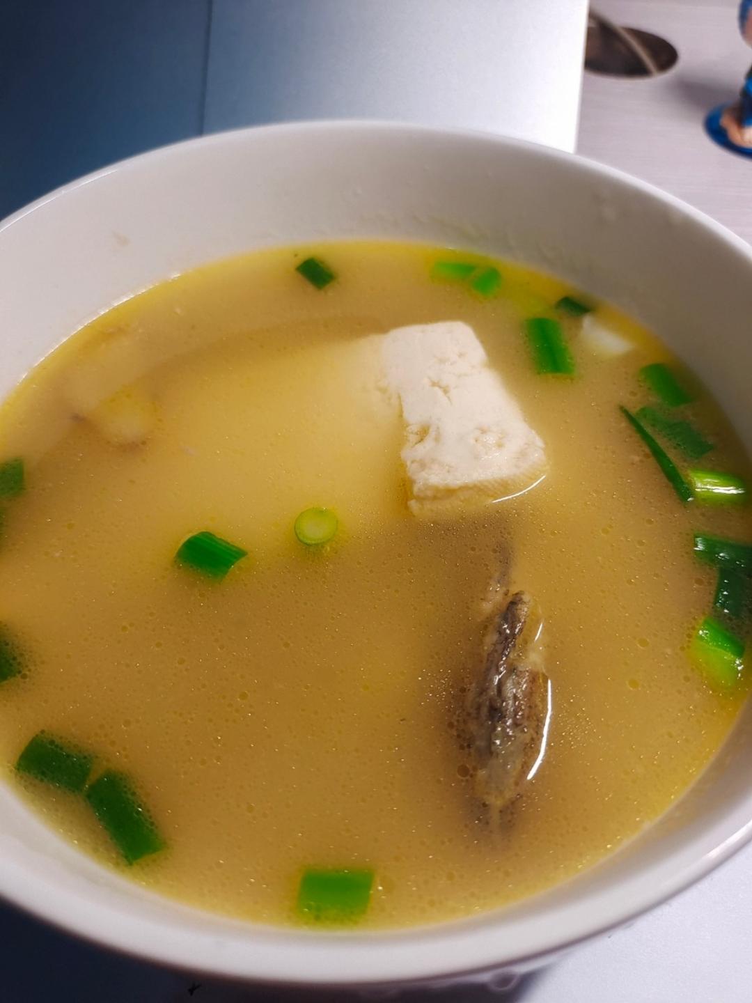 泥鳅炖豆腐（小贴士附杀泥鳅方法）