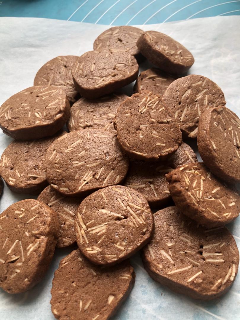 杏仁片巧克力饼干