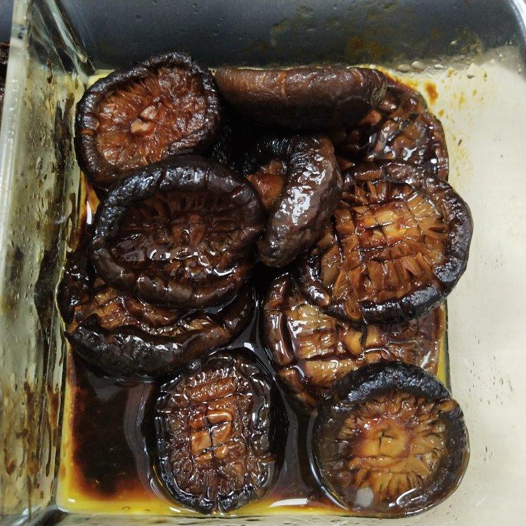 鲜嫩多汁，比鲍鱼还好吃红烧香菇