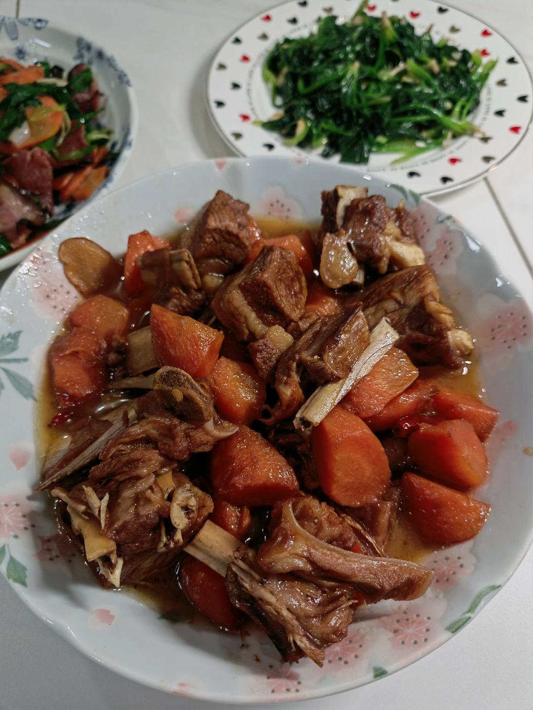 红烧羊肉炖胡萝卜