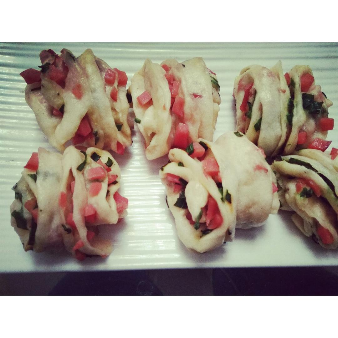 最好吃的火腿葱香花卷—附让葱不变黄的小窍门