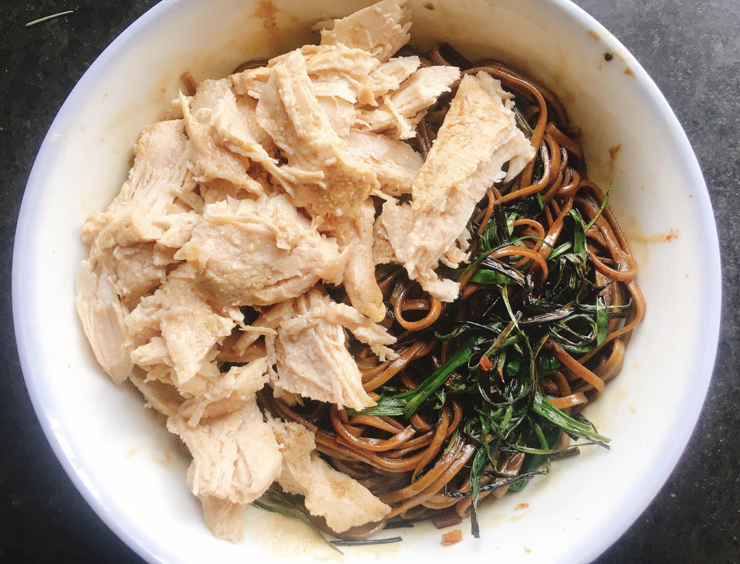 10分钟搞定的一碗葱油拌面