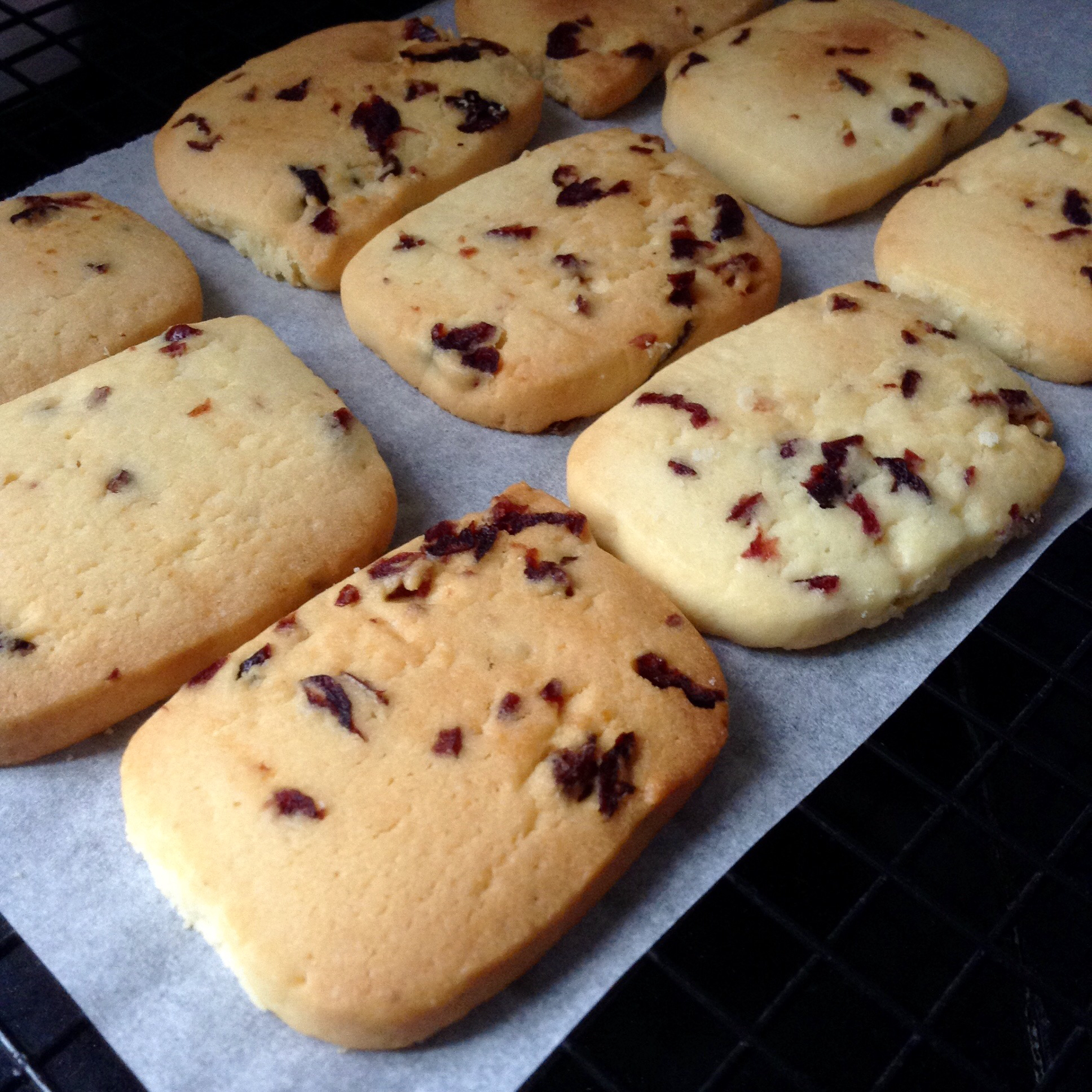 小狐狸嗷嗷嗷做的蔓越莓饼干--新手烘焙0压力 #皮黑森林