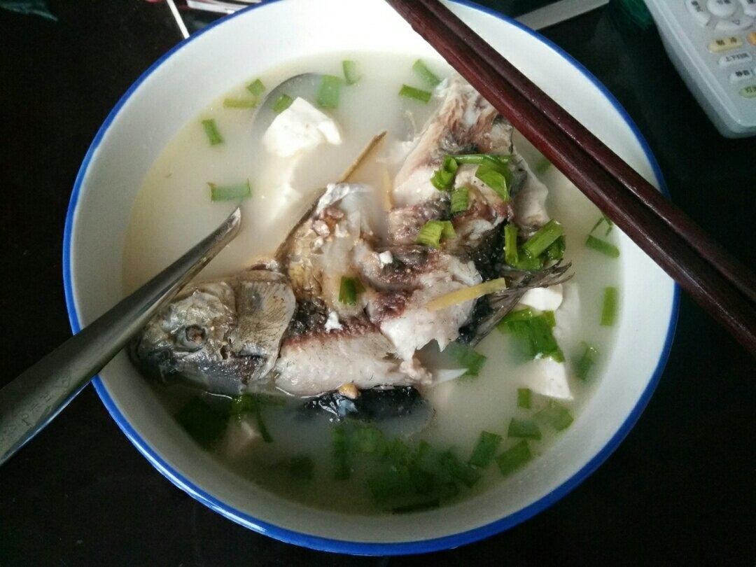 鲫鱼豆腐汤
