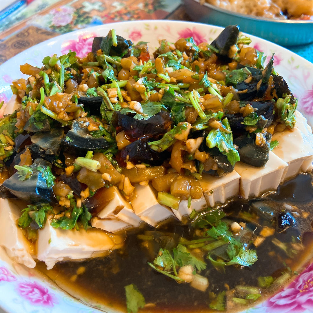 皮蛋拌豆腐