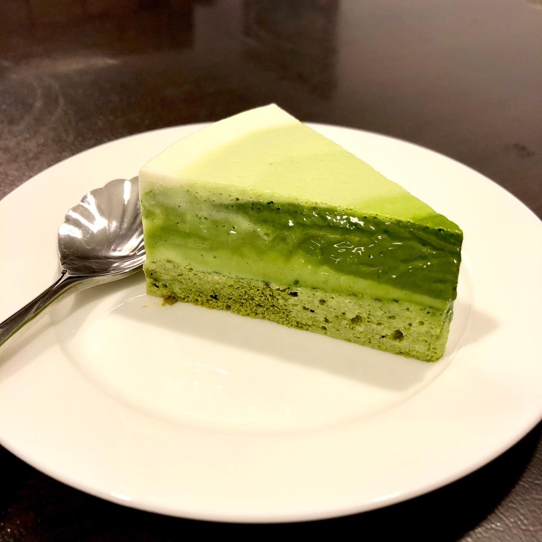 林小洛的林小洛做的渐变抹茶慕斯蛋糕:我amanda带着既美又作的抹茶