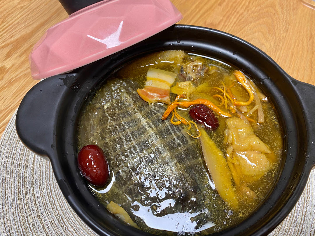甲鱼炖鸡