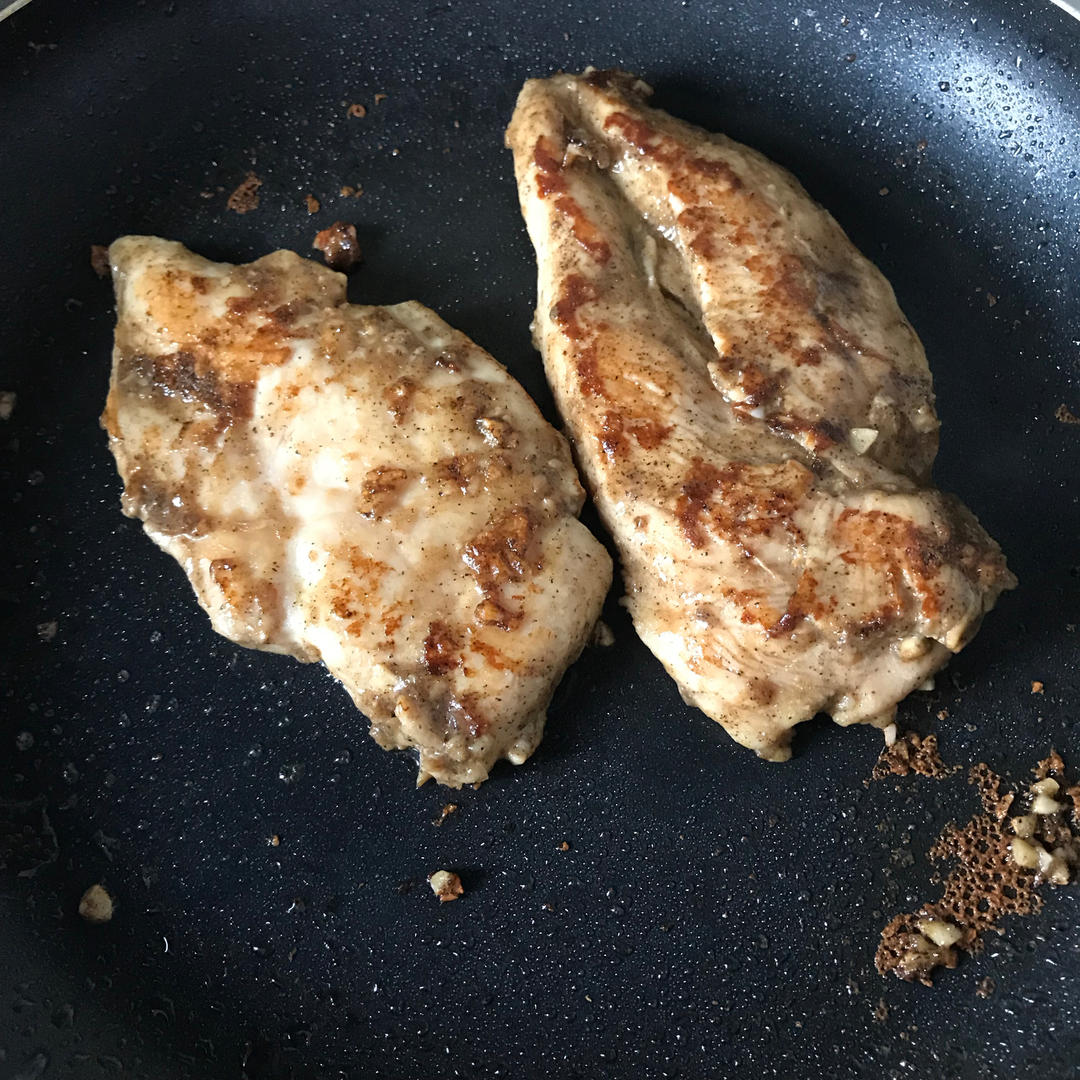 【嫩煎鸡胸肉】