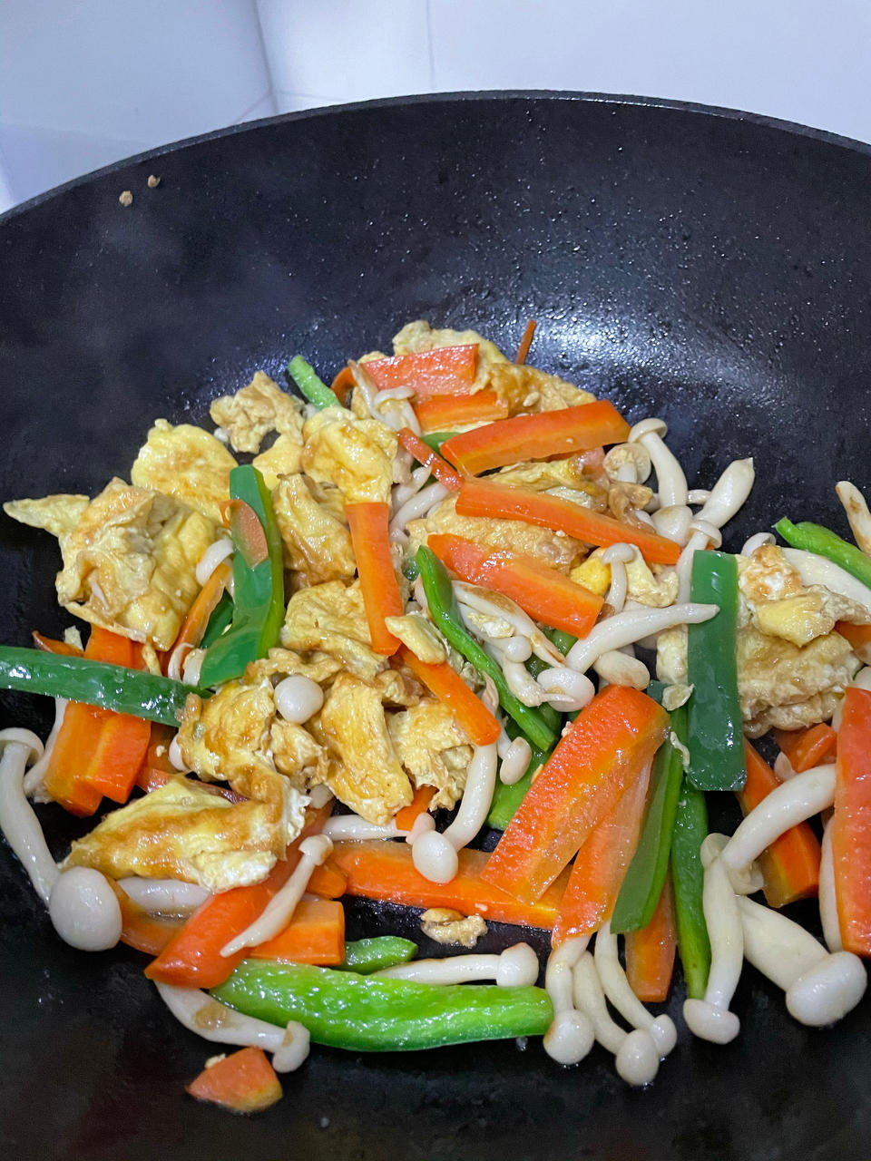 白玉菇炒鸡蛋