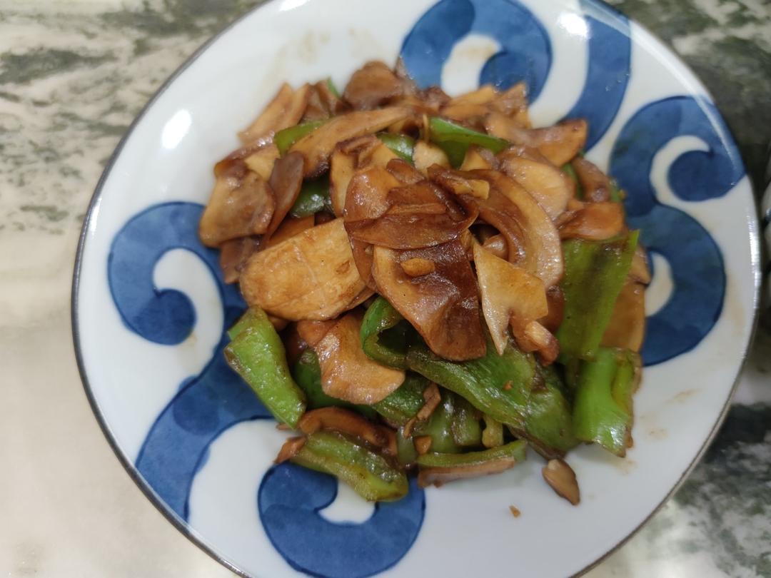 青椒素炒杏鲍菇