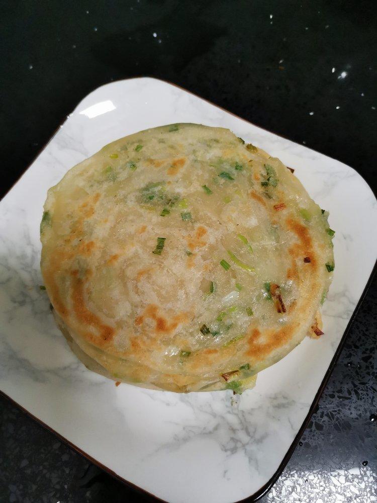 家常葱油饼 柔软多层 凉了也不硬 附细节视频详解