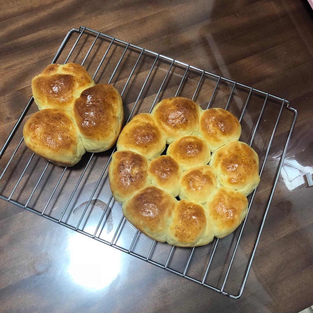 大人小孩都爱不释口的【蜂蜜牛奶小餐包】