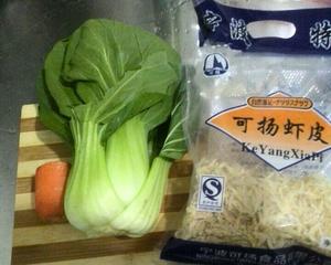 胡萝卜虾皮青菜粥的做法 步骤1