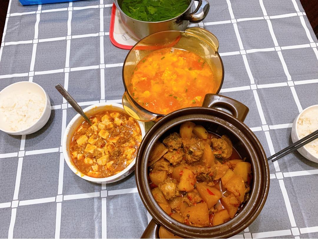 超级下饭的土豆烧排骨