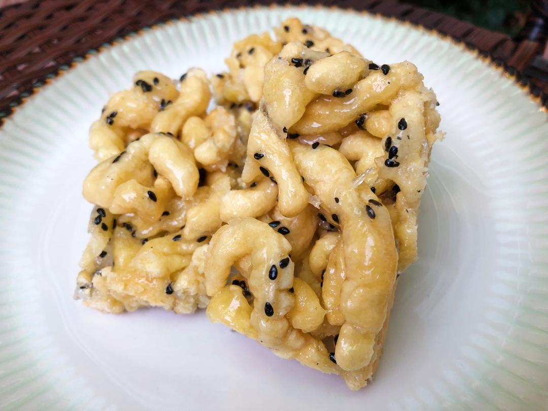 （视频食谱）自制沙琪玛／萨其马