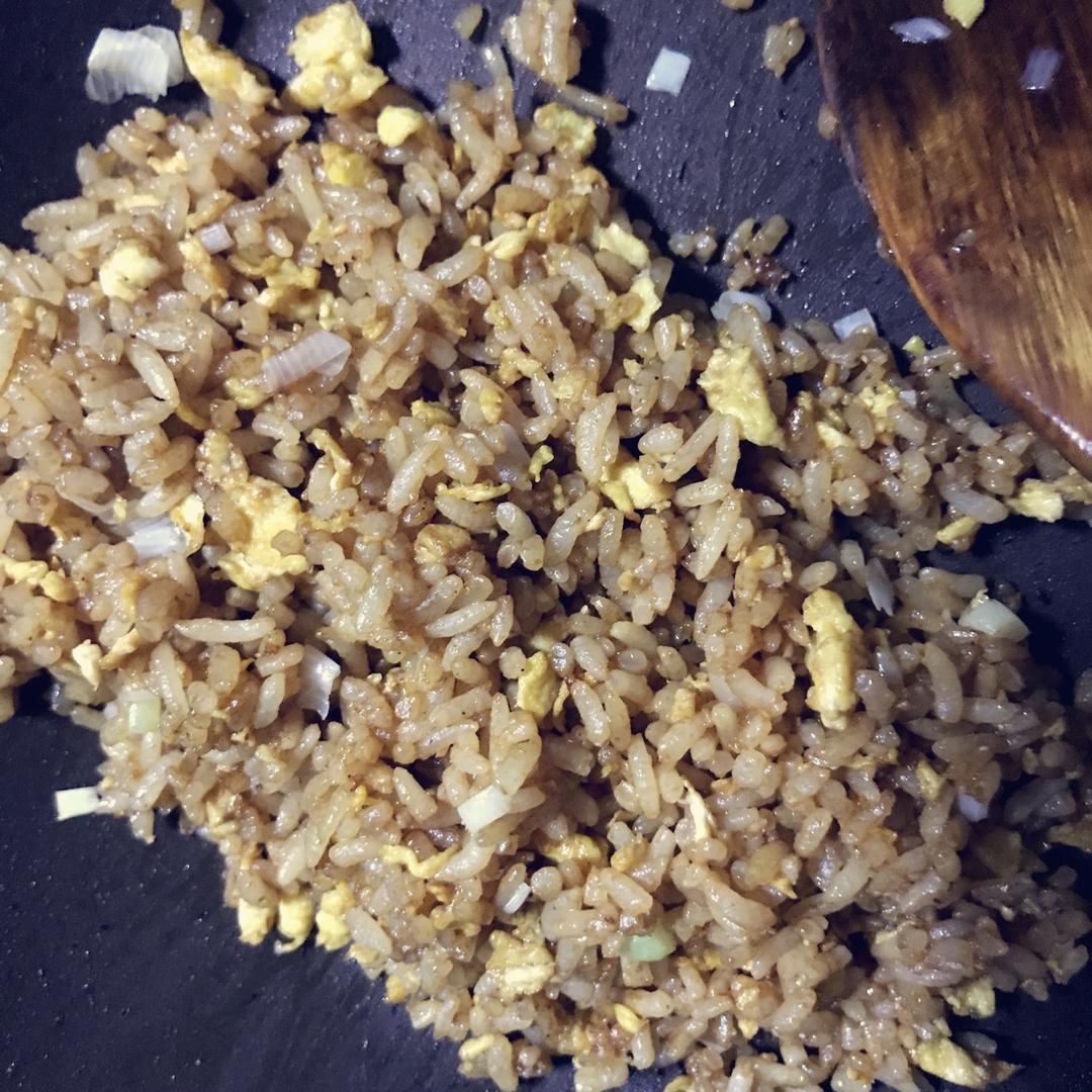 小时候的酱油炒饭