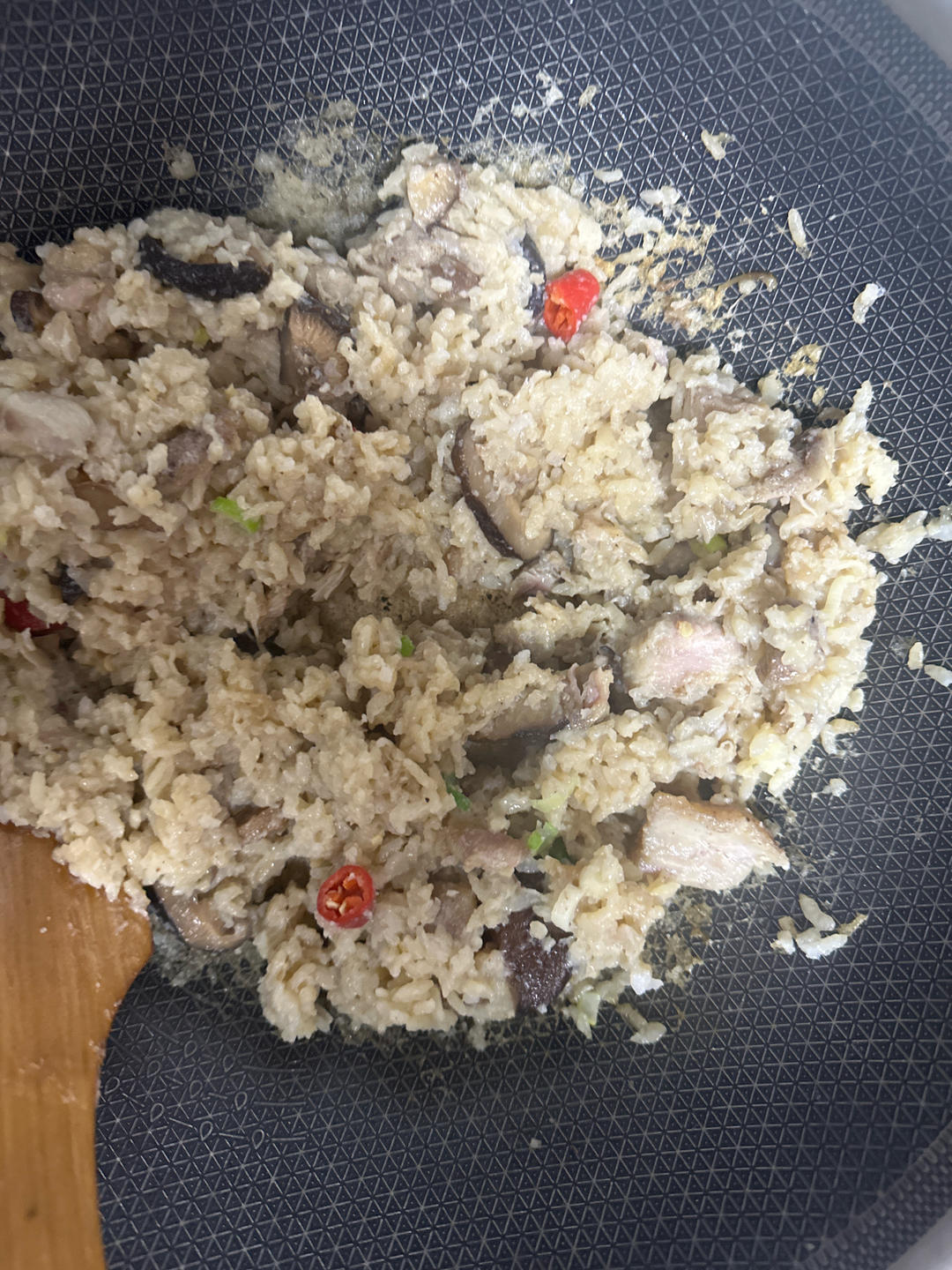 辣妹美食｜第二十六集 ㊙️香菇鸡腿焖饭🍗