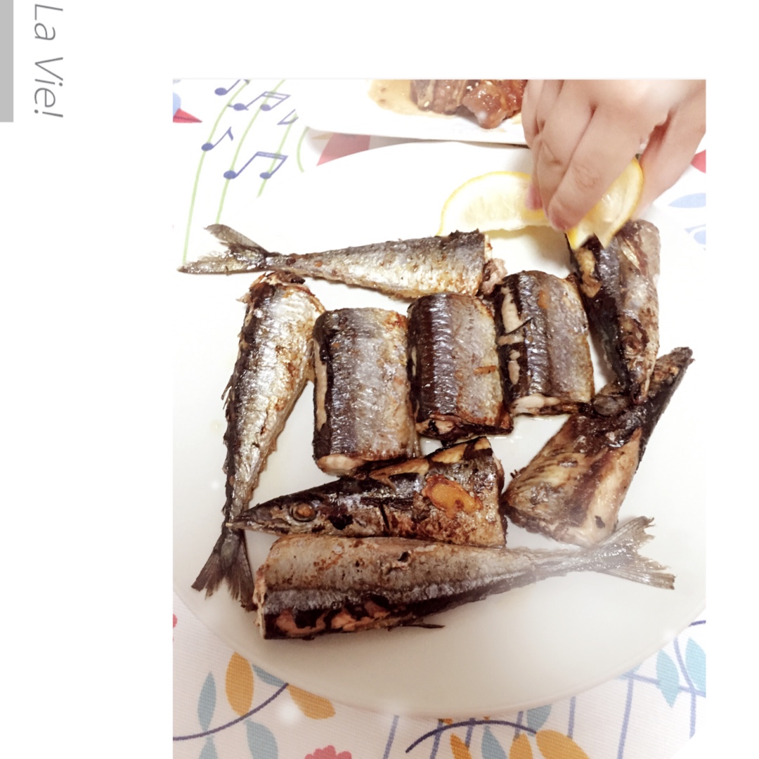 煎秋刀鱼