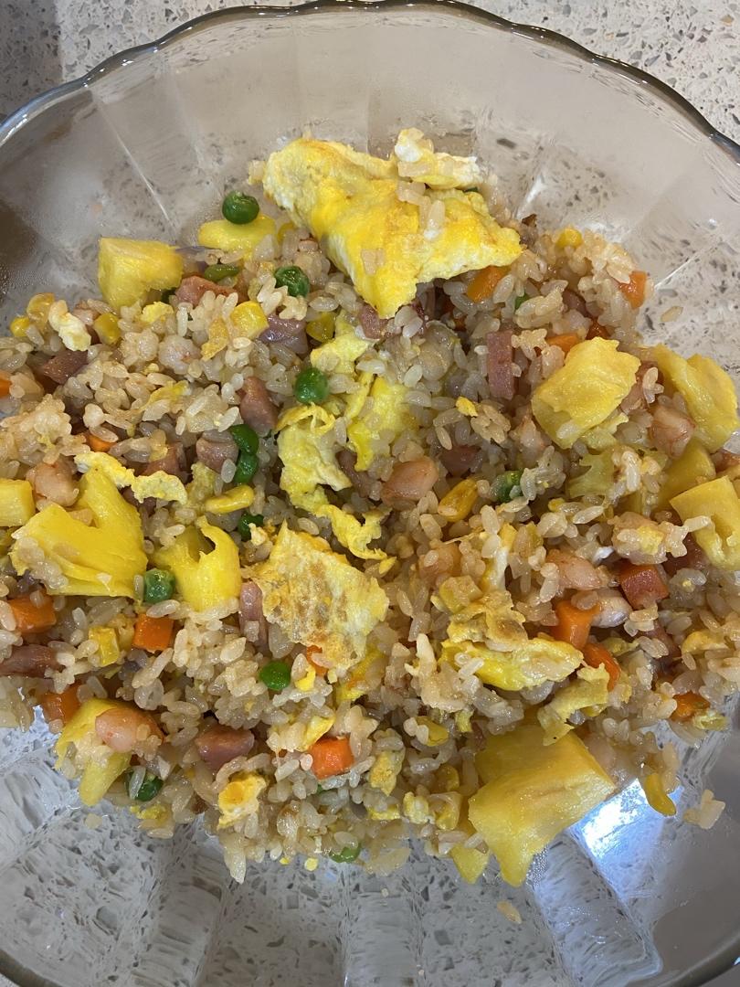 虾仁菠萝炒饭