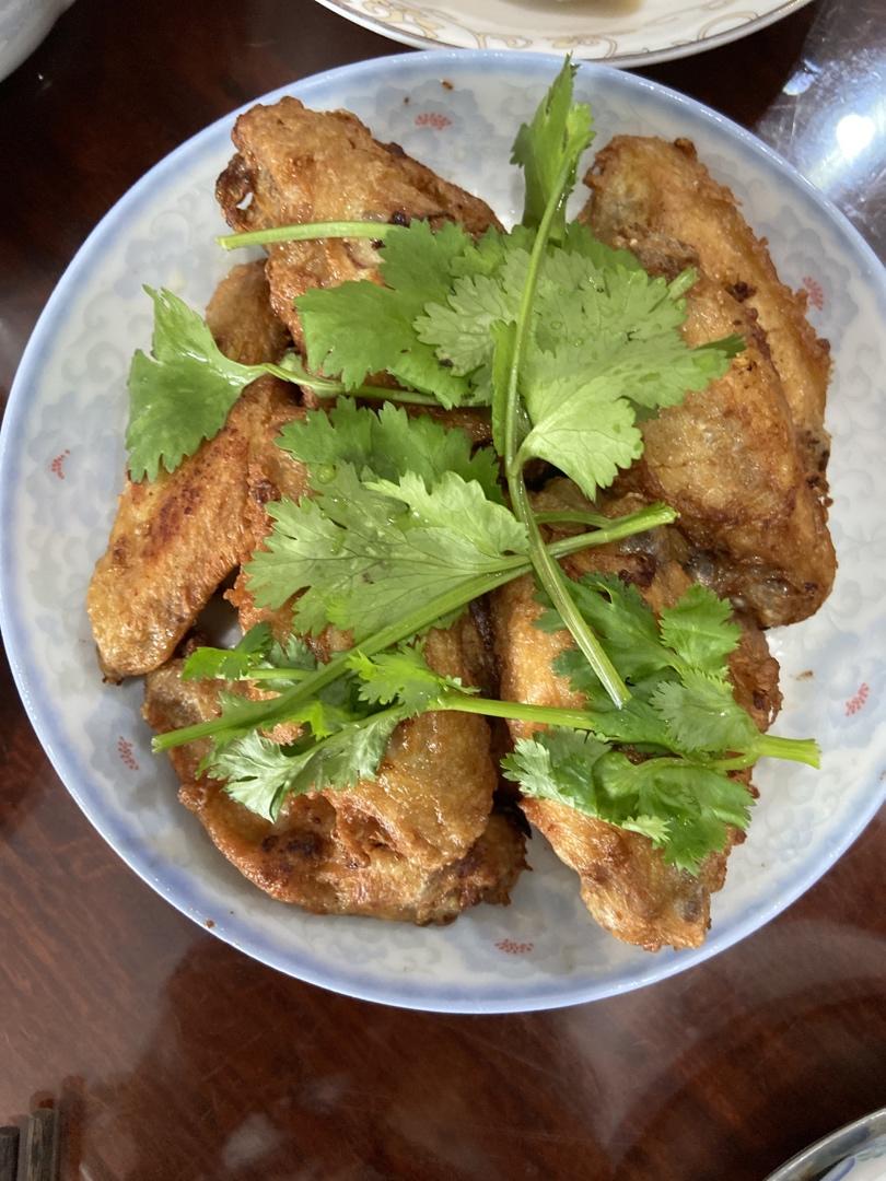 好吃到连骨头都不放过的|香酥炸鸡翅