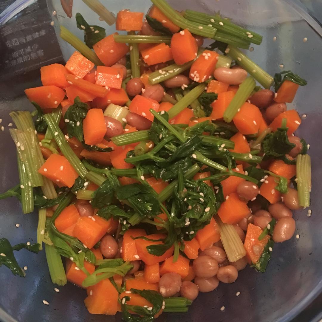 凉拌芹菜花生米胡萝卜