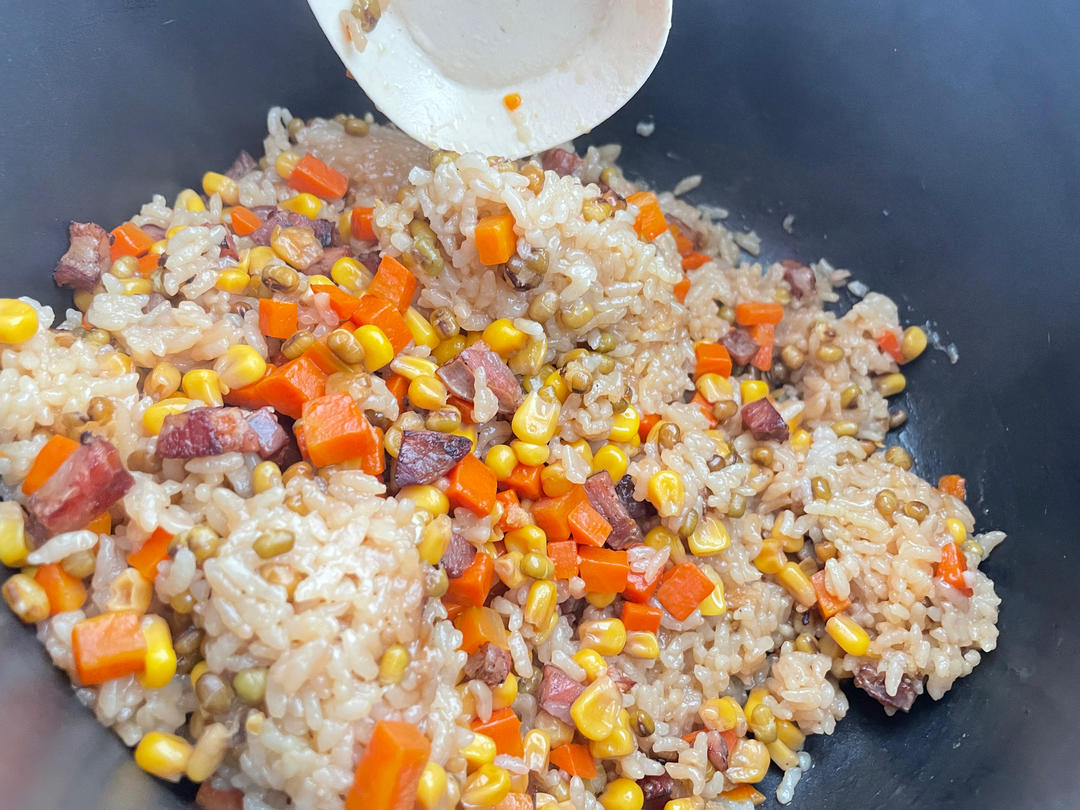 懒人必备～电饭煲腊肠焖饭