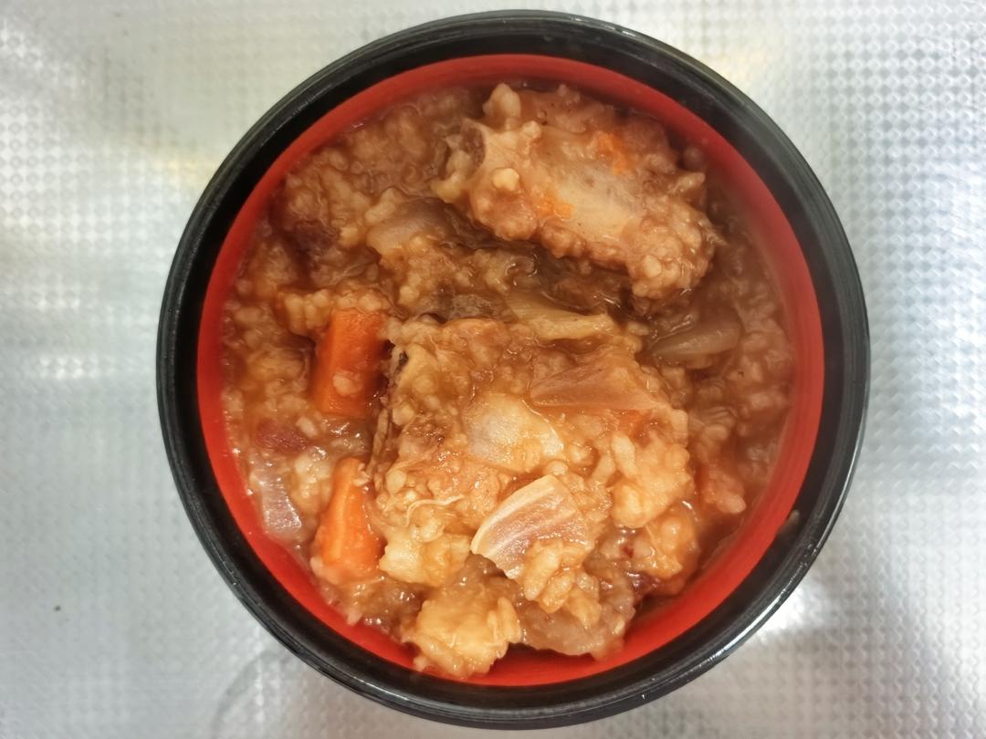 芋头排骨焖饭—有饭有肉有菜一人食