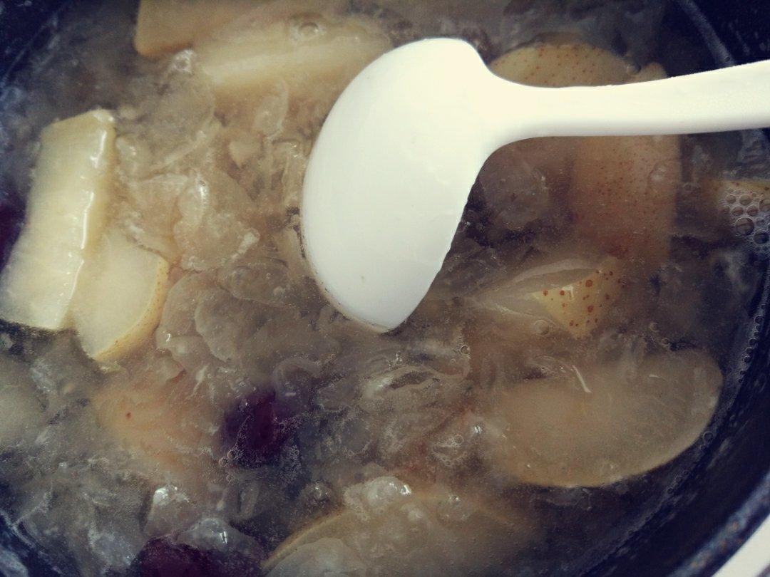 冰糖银耳梨汤
