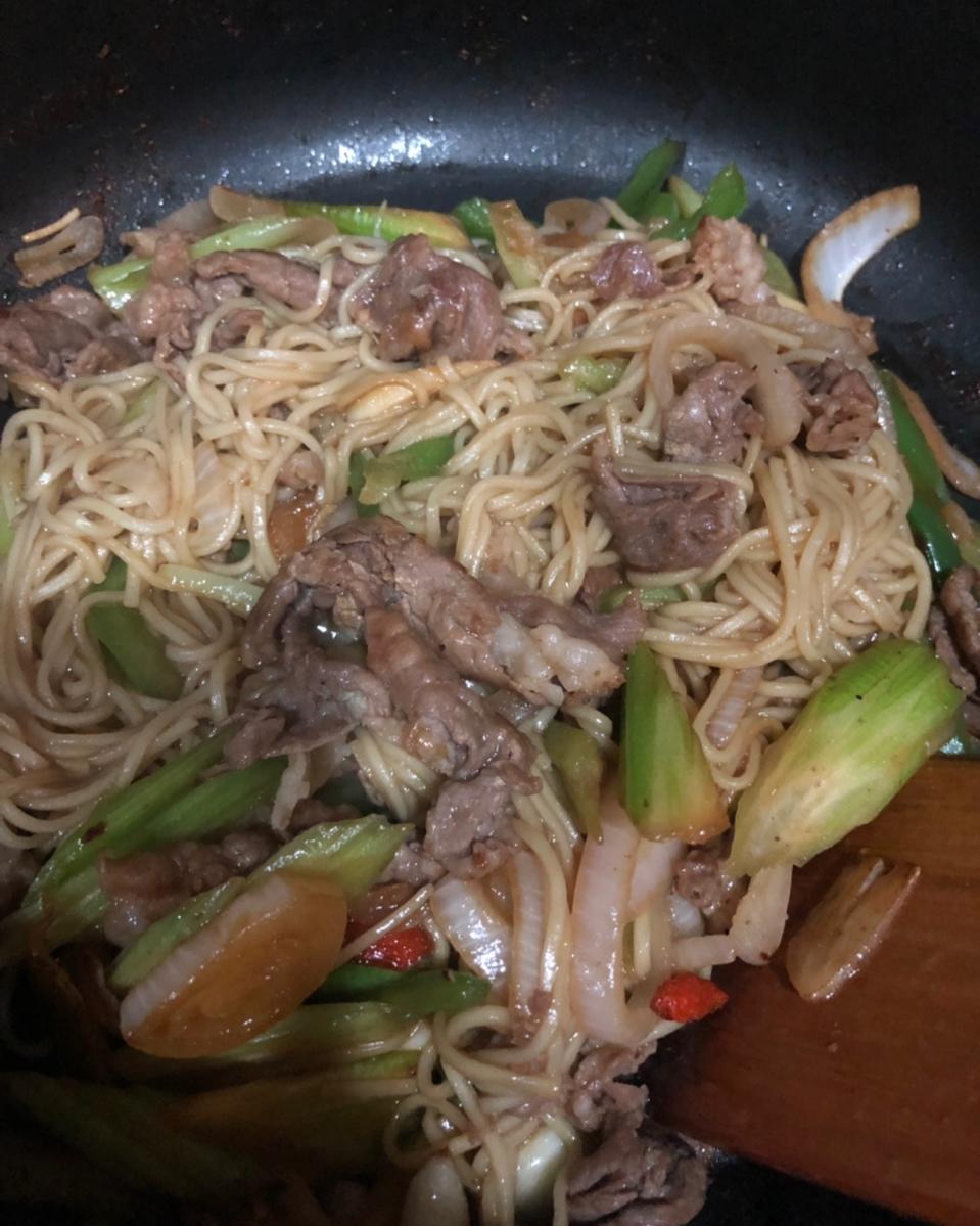 羊肉片枸杞拌面