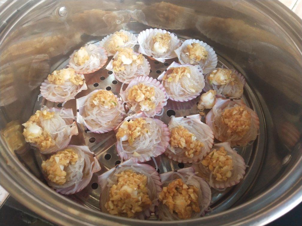 蒜蓉粉丝蒸扇贝粉丝入味有诀窍