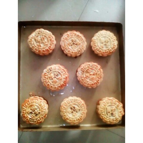 广式月饼－－蛋黄豆沙月饼