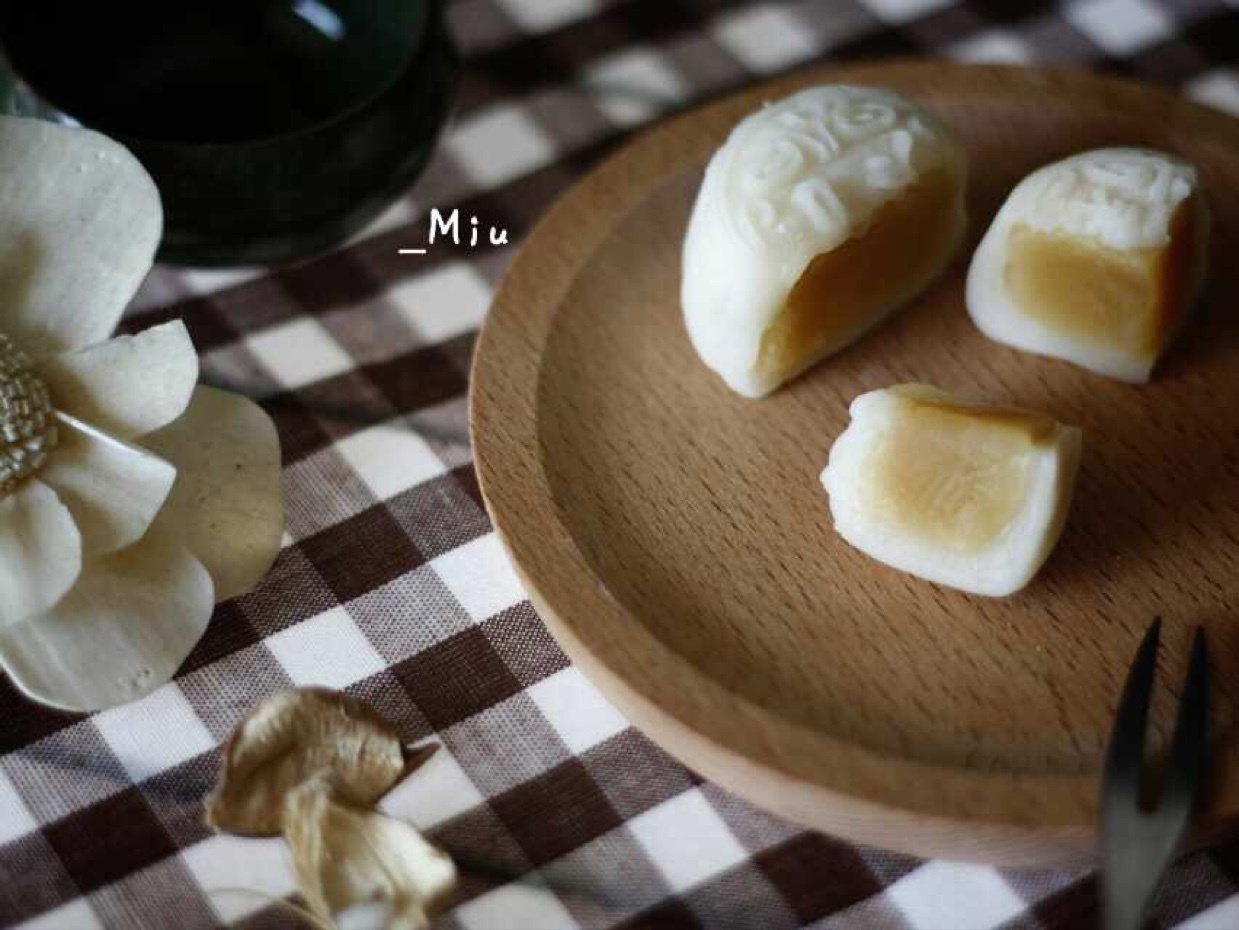 奶黄冰皮月饼