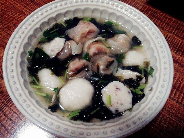 半个馄饨味的鱼丸海鲜饺的做法