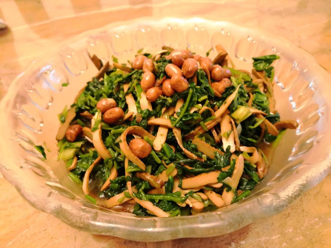 凉拌菠菜花生米