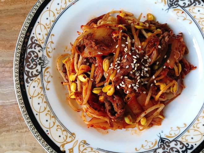 泡菜豆芽炒牛肉🥩Stir-fried Beef with Kimchi & Bean Sprouts的做法