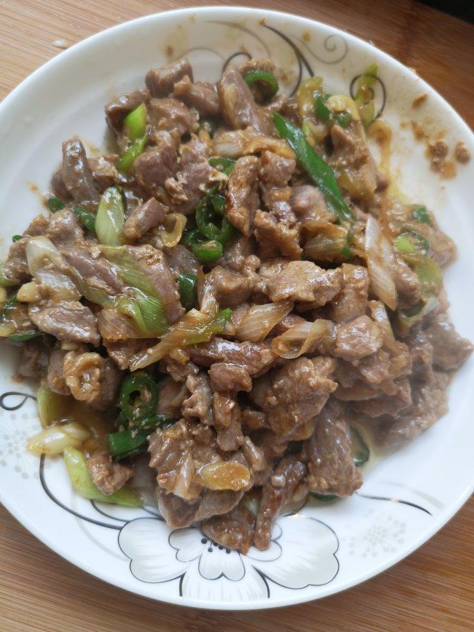 小炒牛肉（肉嫩味香）