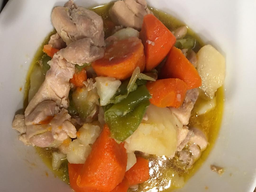 土豆炖鸡大腿