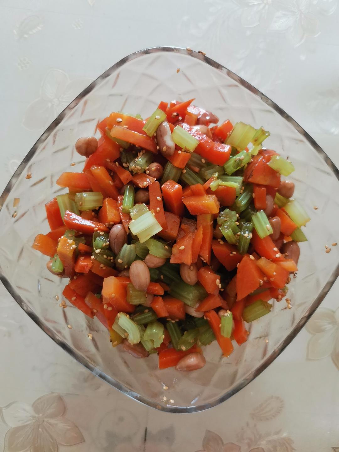 凉拌芹菜花生米胡萝卜