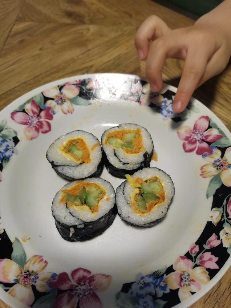紫菜包饭（蛋黄肉松寿司卷）孩子们非常喜欢的一种食物🥰孩子喜欢的😋当妈的都会🤦‍♀️