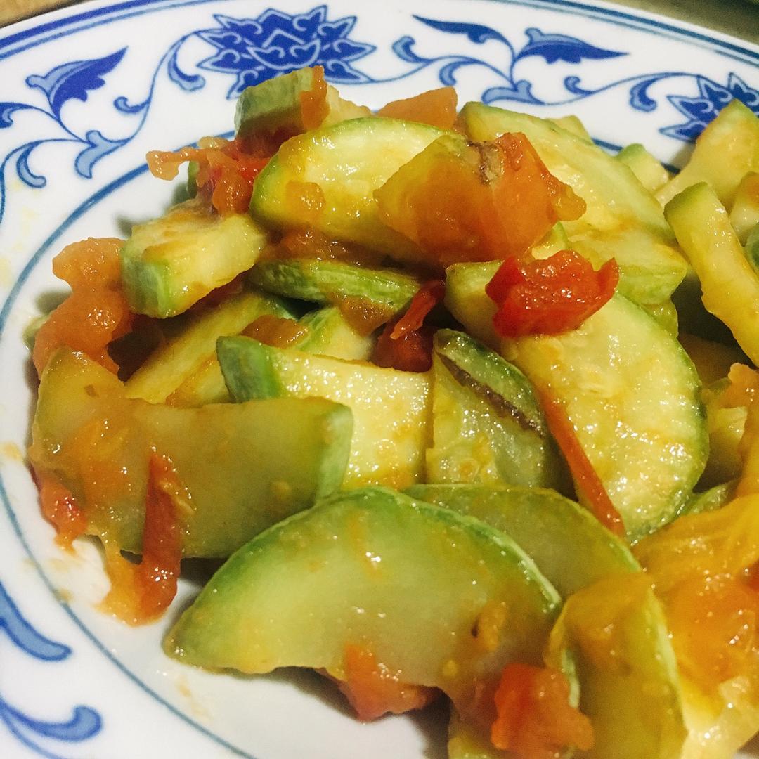 西红柿炒西葫芦