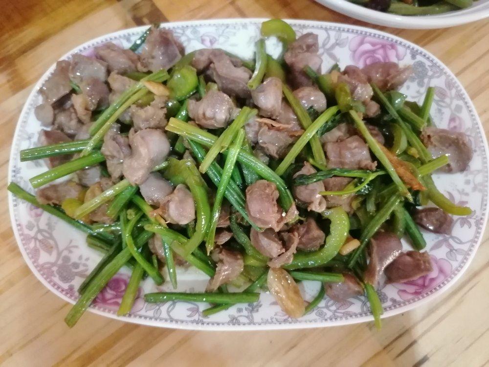 芹菜炒鸭胗