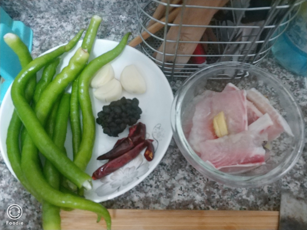 超下饭的尖椒豉香沙巴鱼的做法 步骤1