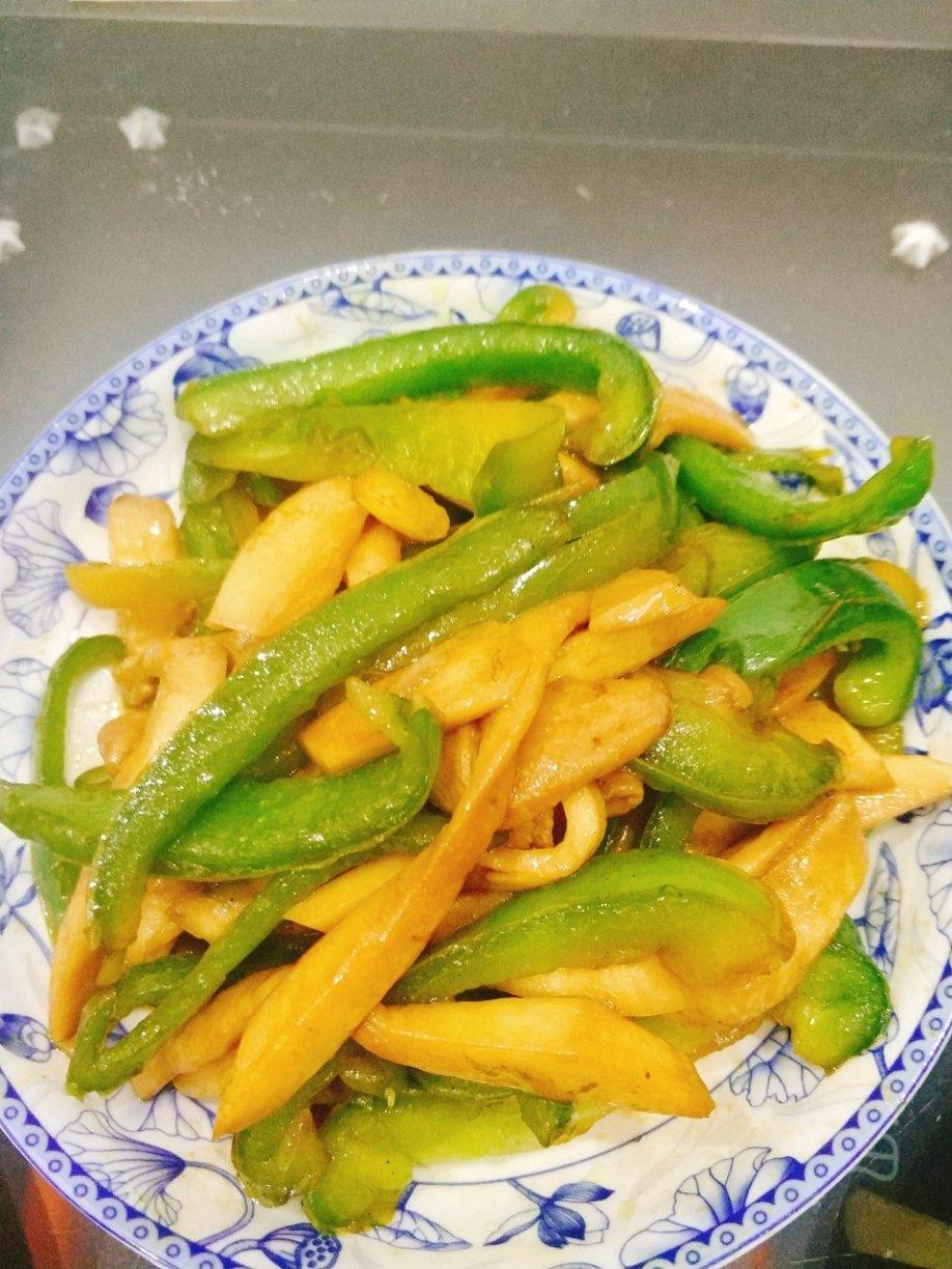 青椒素炒杏鲍菇