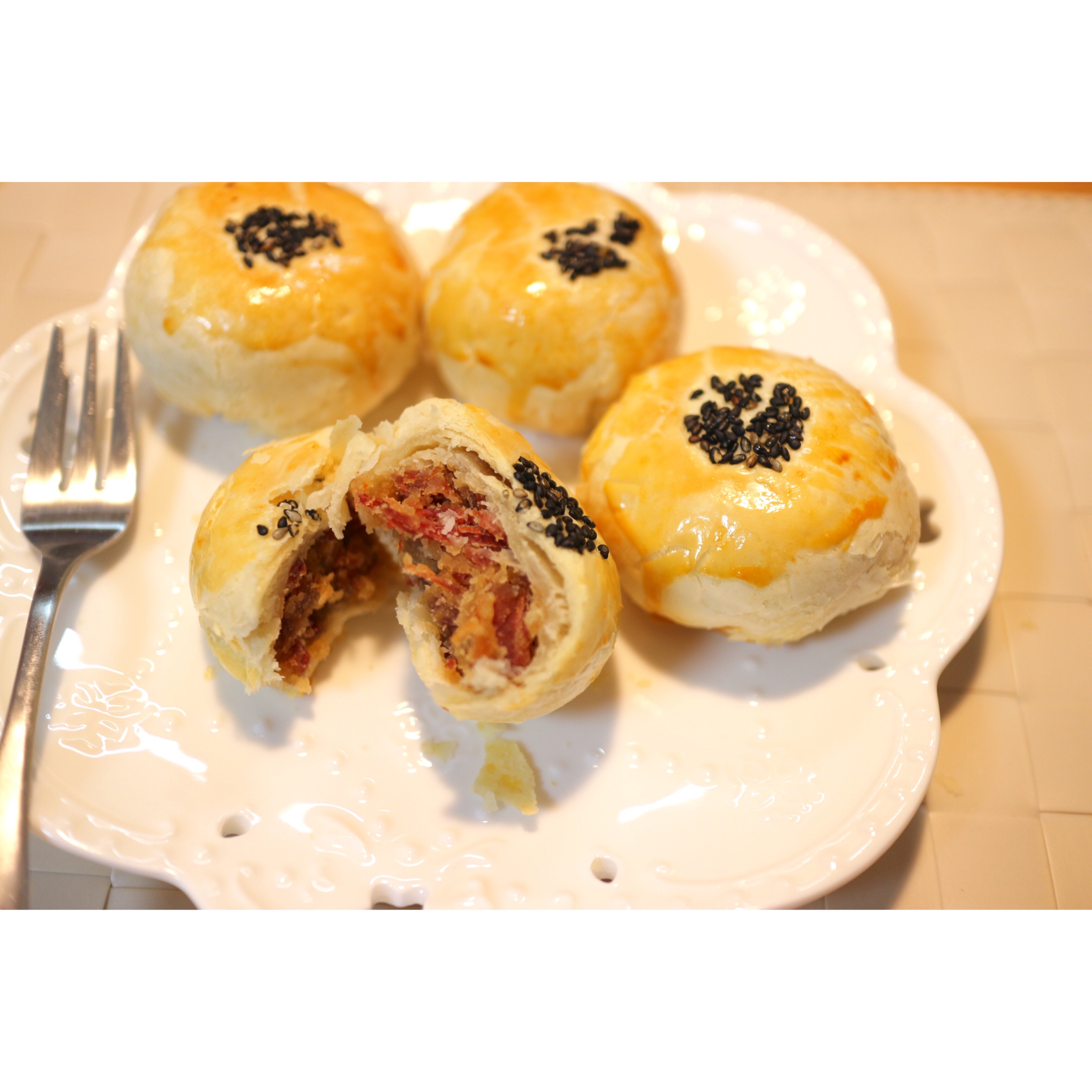 白酥皮云腿月饼