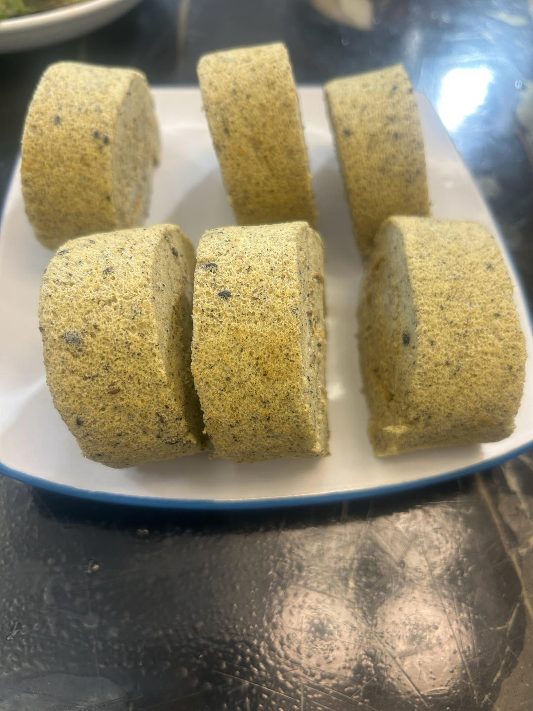 酸奶黑芝麻肉松卷