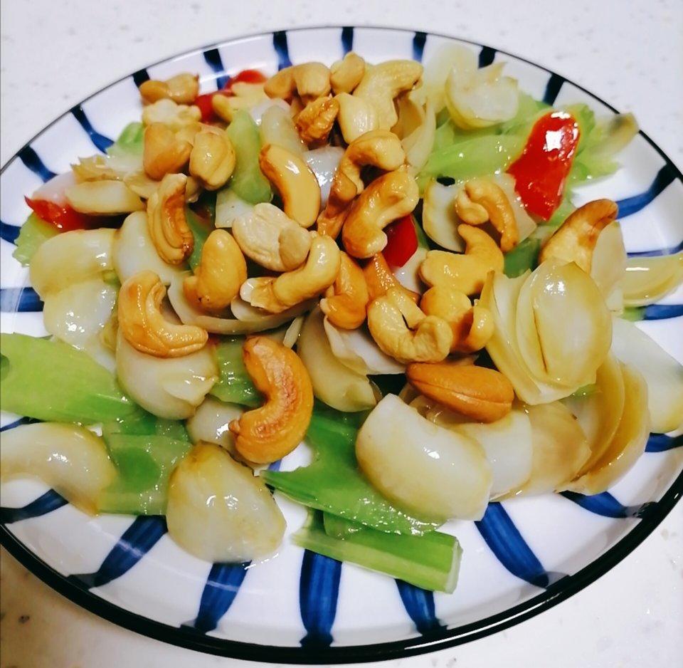 麻妹子做的西芹百合炒腰果