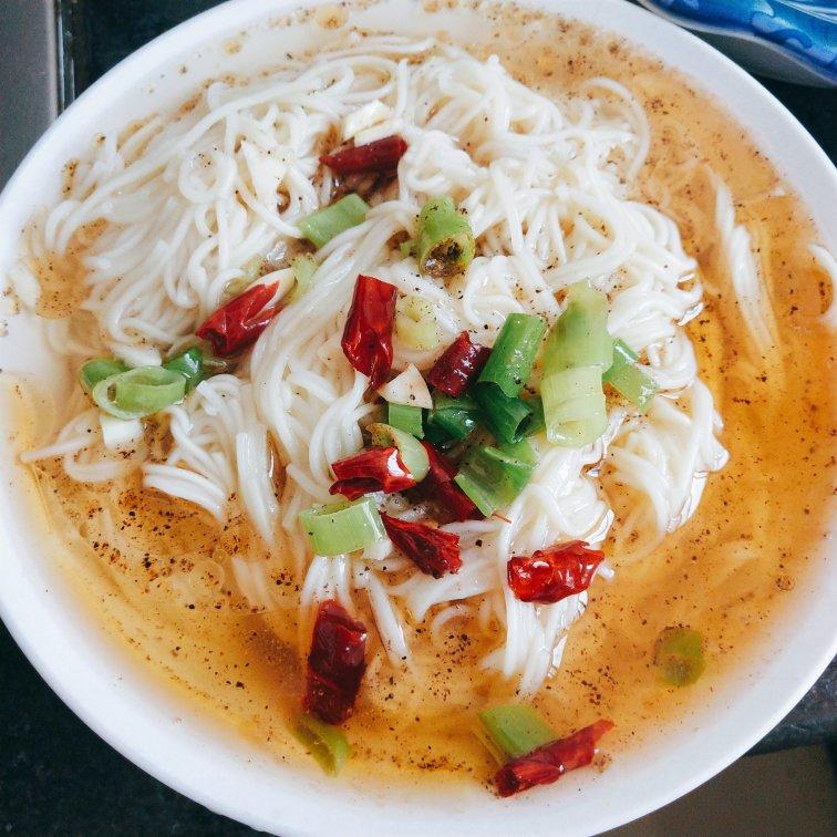 一碗热汤面